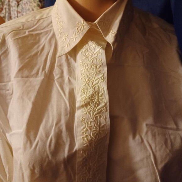 Jennifer Blair Cream Blouse With Beautiful Embroidery - Size 6 - Picture 2 of 10